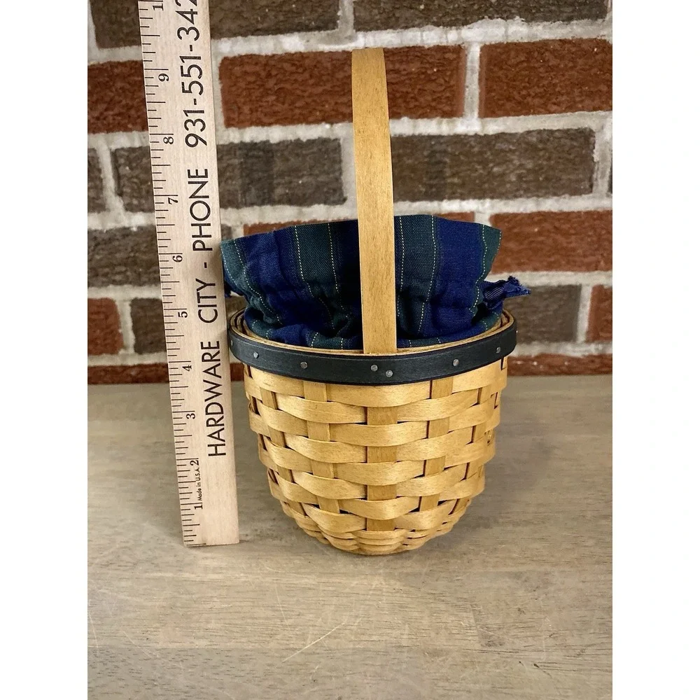 Longaberger 2004‎ Collectors Club Collectors Edition Basket, Liner & Protector